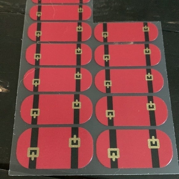 Jamberry Christmas Nail Wraps - Santa Suit - Picture 5 of 10